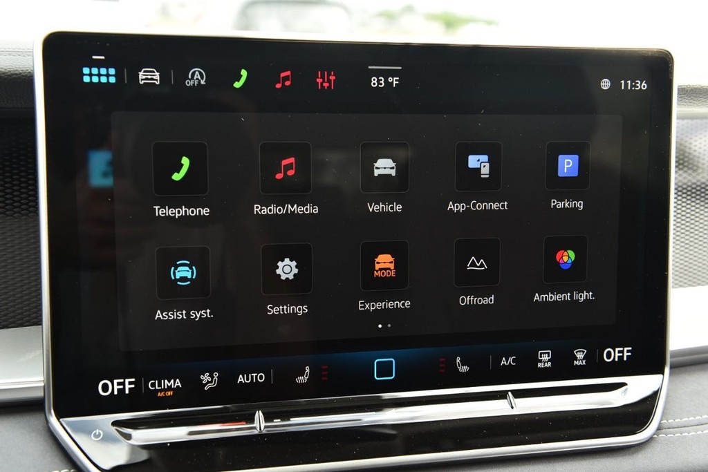 Volkswagen Tiguan Vehicle Full-screen Gallery Image 15