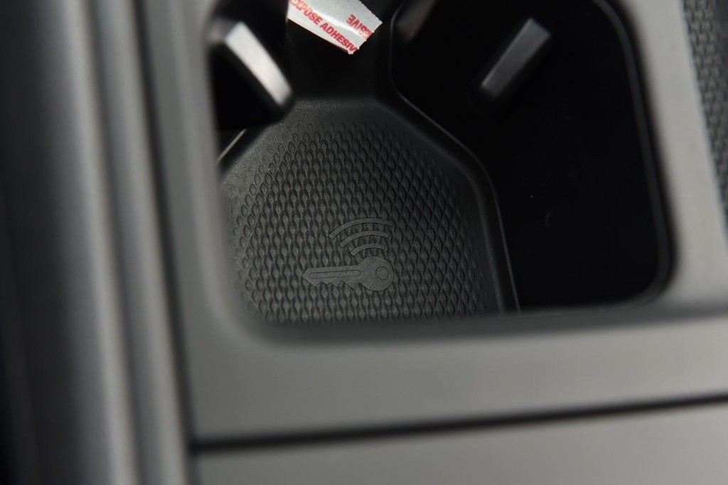 Volkswagen Tiguan Vehicle Full-screen Gallery Image 16