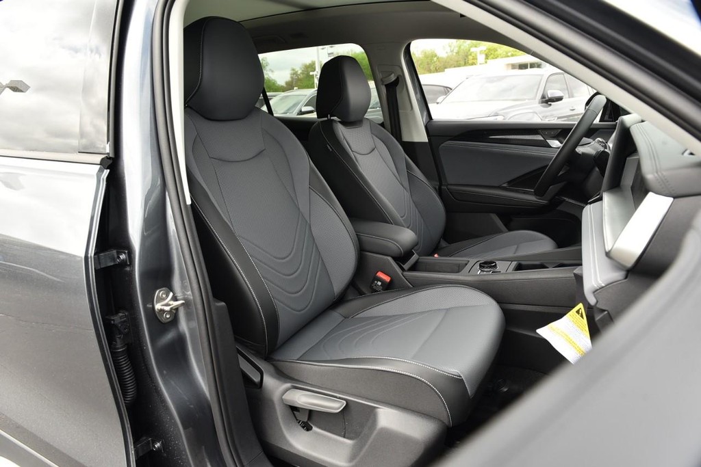 Volkswagen Tiguan Vehicle Full-screen Gallery Image 20