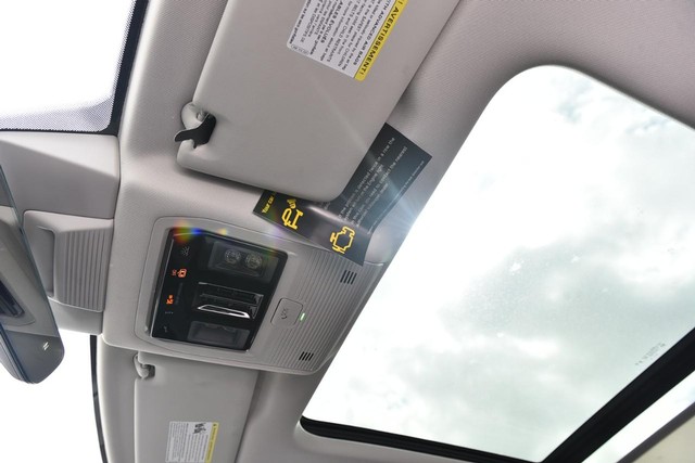Volkswagen Tiguan Vehicle Image 21