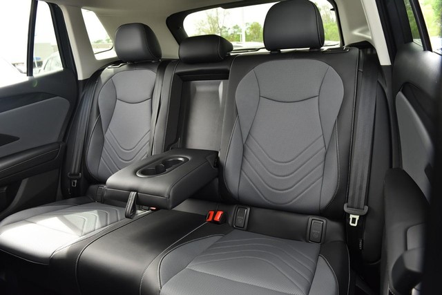 Volkswagen Tiguan Vehicle Image 22