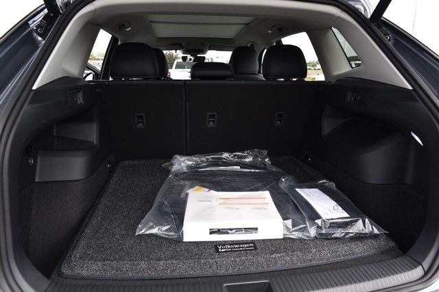 Volkswagen Tiguan Vehicle Image 25