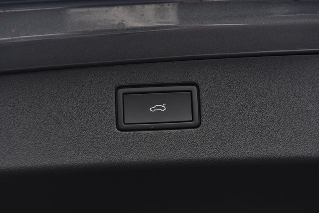 Volkswagen Tiguan Vehicle Image 26