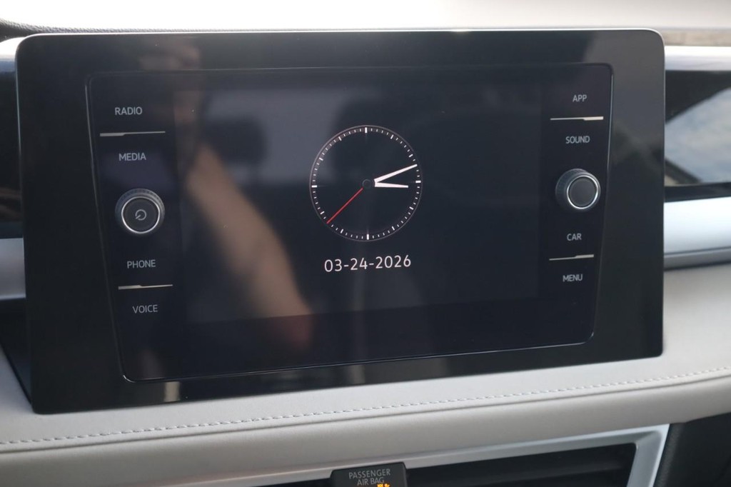 Volkswagen Taos Vehicle Full-screen Gallery Image 13