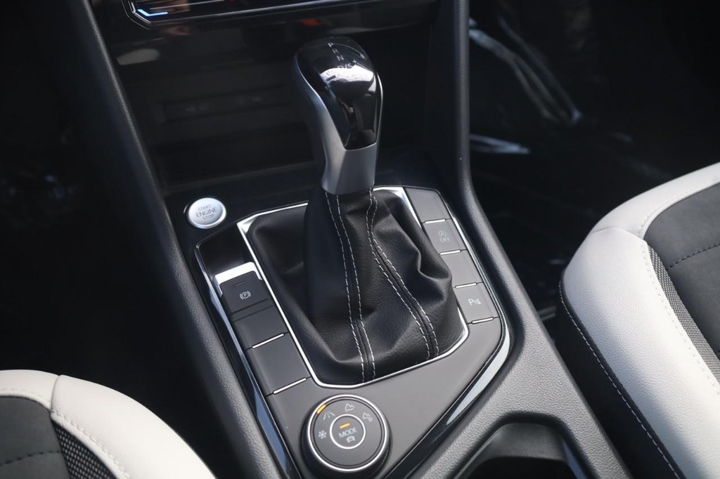 Volkswagen Taos Vehicle Full-screen Gallery Image 17