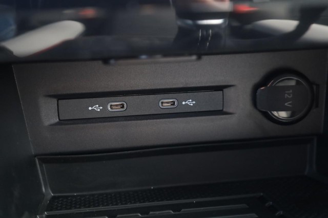 Volkswagen Taos Vehicle Image 16