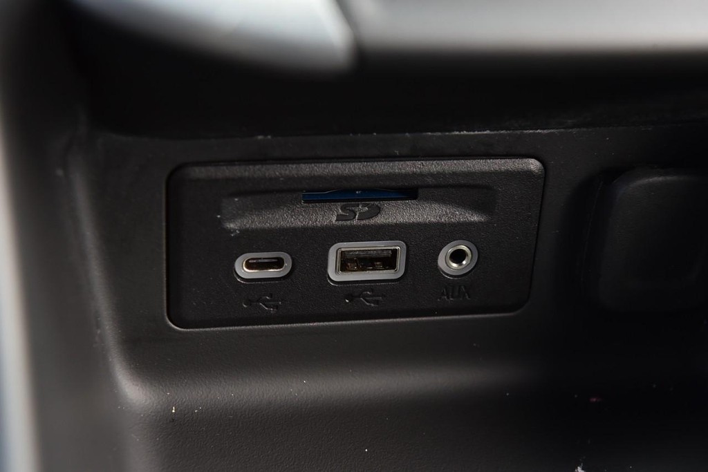 GMC Terrain Vehicle Full-screen Gallery Image 17