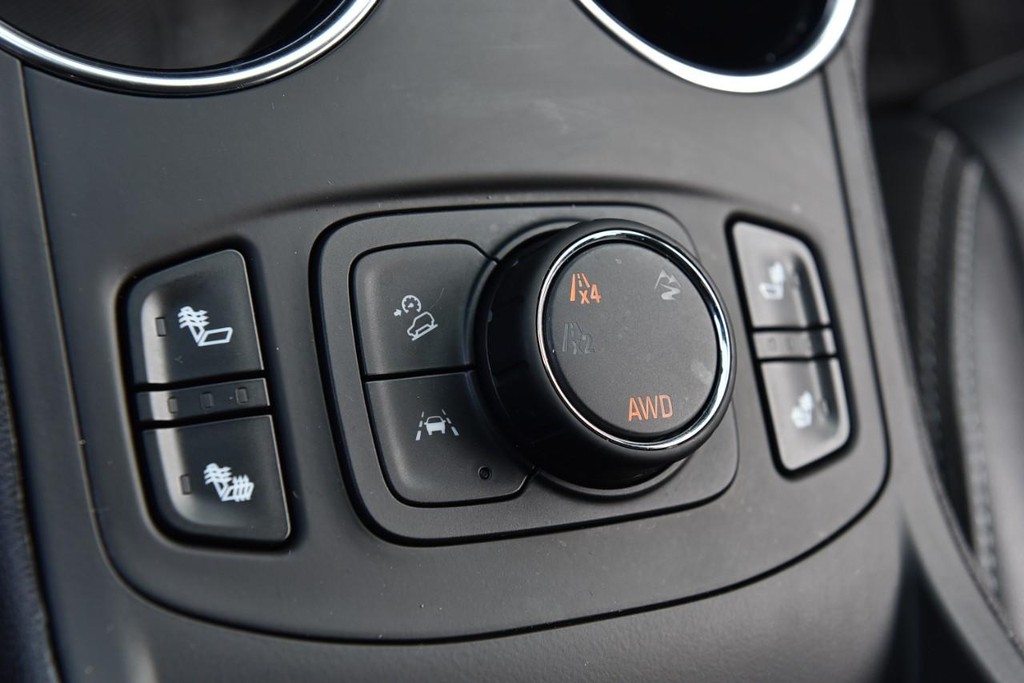 GMC Terrain Vehicle Full-screen Gallery Image 18