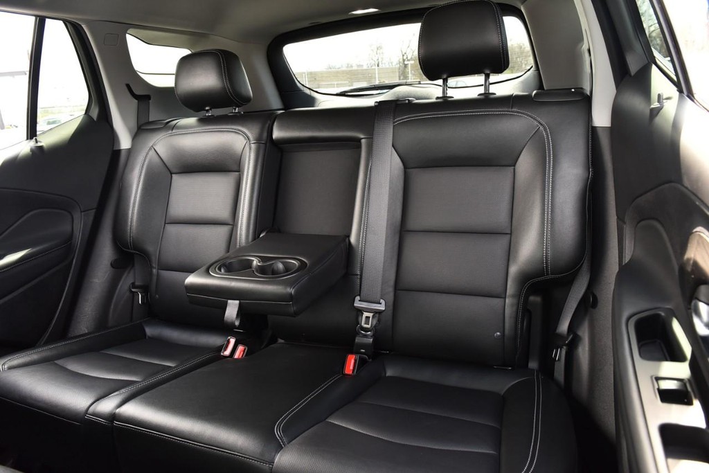 GMC Terrain Vehicle Full-screen Gallery Image 23