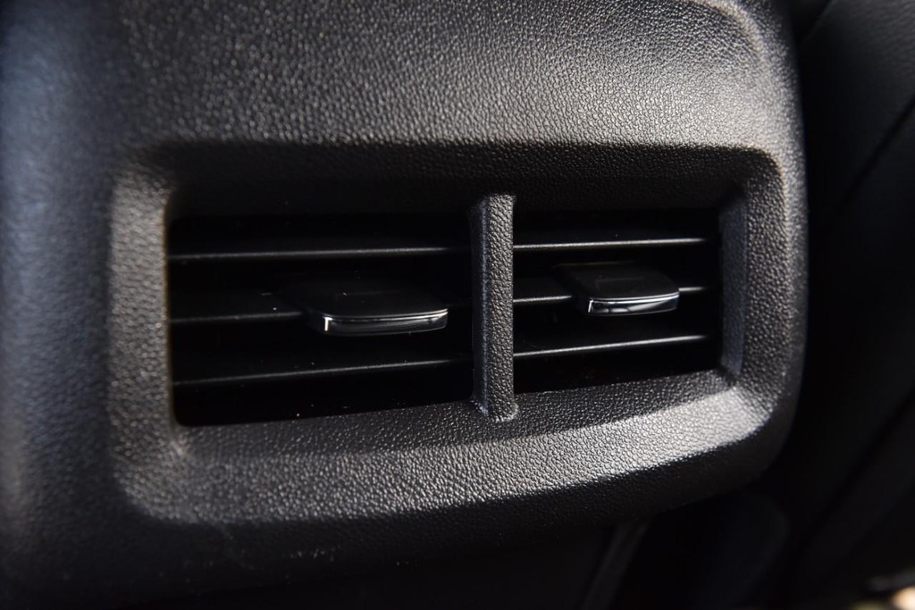 GMC Terrain Vehicle Full-screen Gallery Image 24