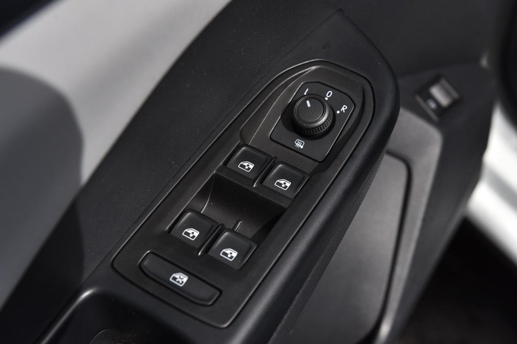 Volkswagen Taos Vehicle Full-screen Gallery Image 8