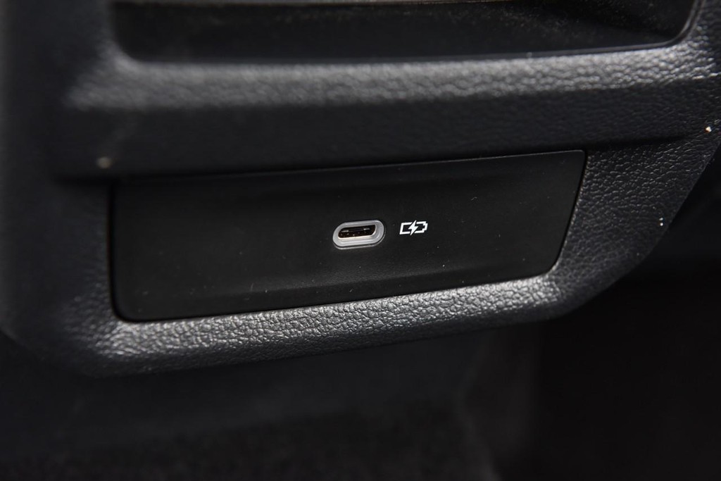 Volkswagen Taos Vehicle Full-screen Gallery Image 23