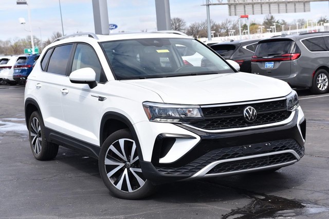 Volkswagen Taos Vehicle Image 02