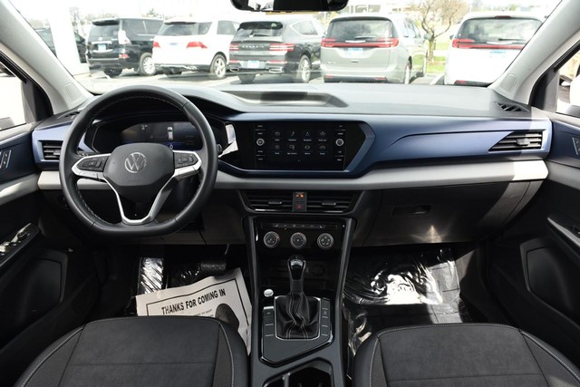 Volkswagen Taos Vehicle Image 07