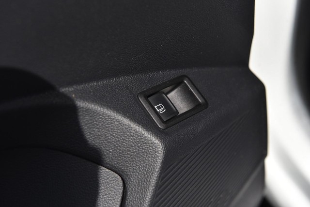 Volkswagen Taos Vehicle Image 09