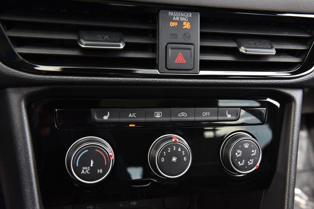 Volkswagen Taos Vehicle Image 14