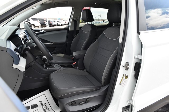 Volkswagen Taos Vehicle Image 18