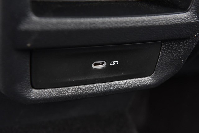 Volkswagen Taos Vehicle Image 23