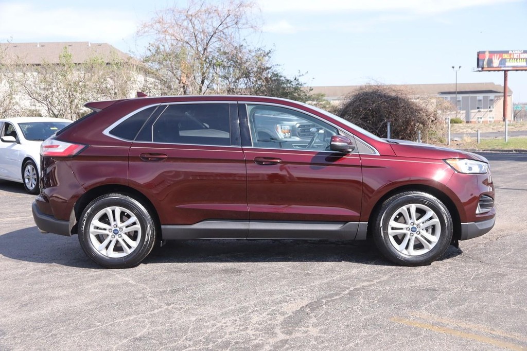 Ford Edge Vehicle Full-screen Gallery Image 5
