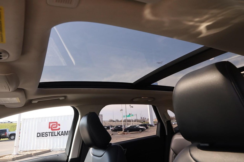 Ford Edge Vehicle Full-screen Gallery Image 9