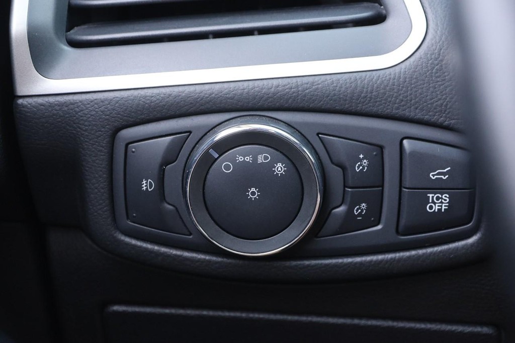 Ford Edge Vehicle Full-screen Gallery Image 22