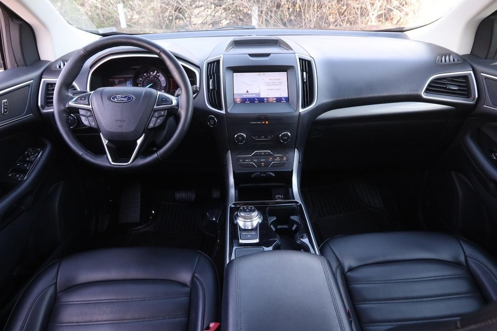Ford Edge Vehicle Full-screen Gallery Image 23