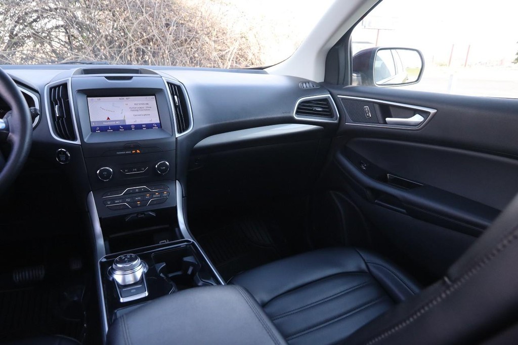 Ford Edge Vehicle Full-screen Gallery Image 27