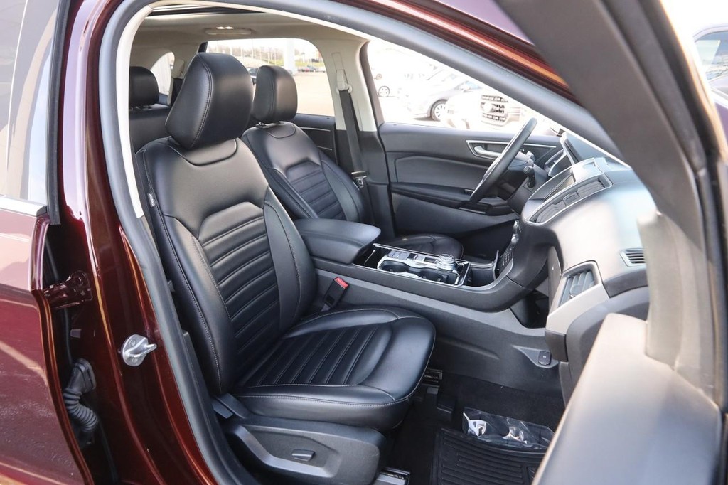 Ford Edge Vehicle Full-screen Gallery Image 28