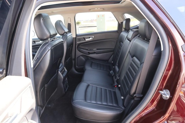 Ford Edge Vehicle Image 11