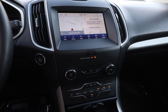 Ford Edge Vehicle Image 17