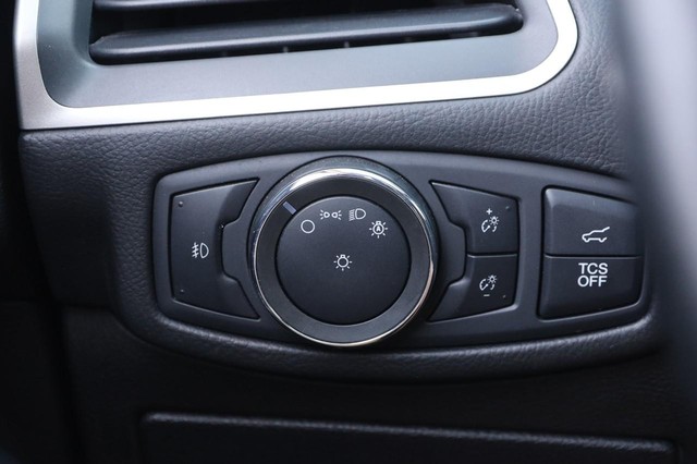 Ford Edge Vehicle Image 22