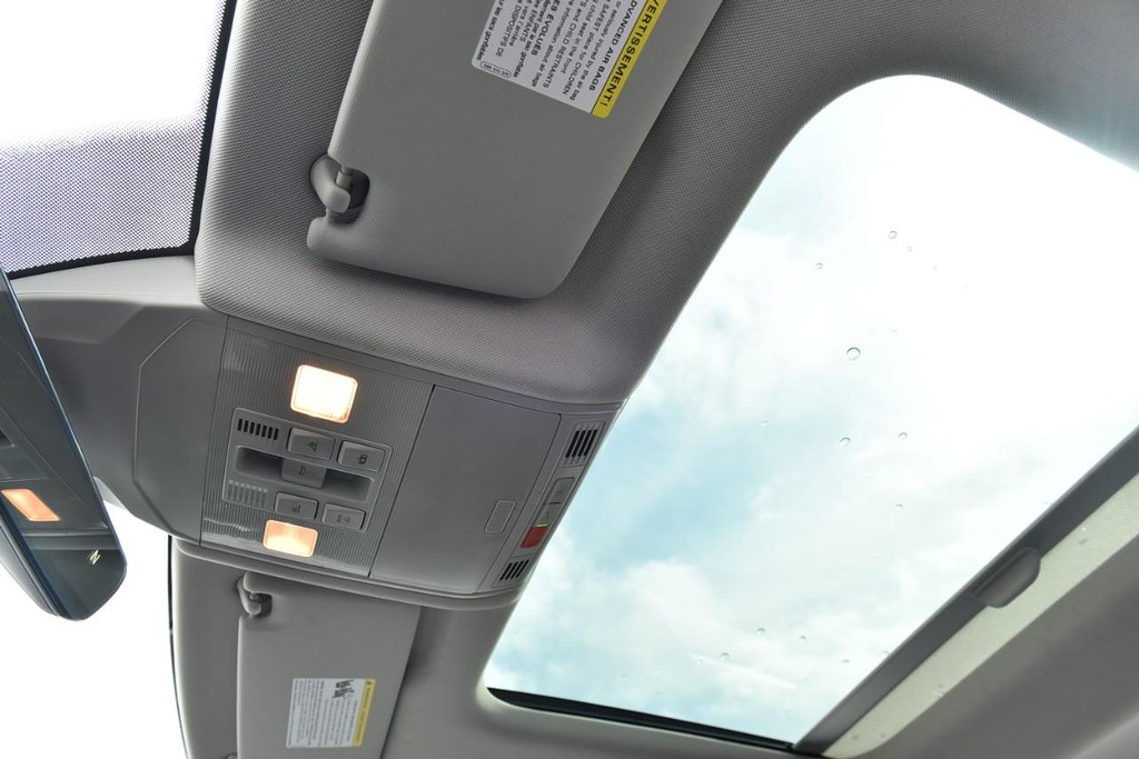 Volkswagen Jetta Vehicle Full-screen Gallery Image 22