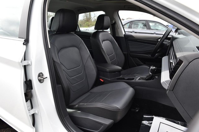 Volkswagen Jetta Vehicle Image 21