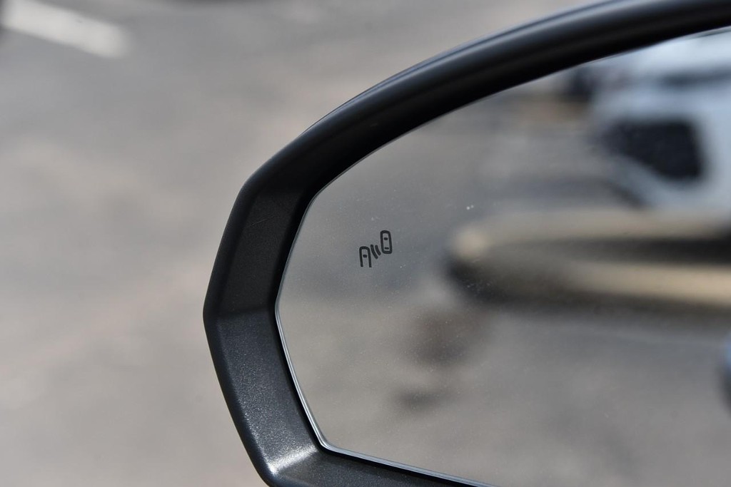 Volkswagen Taos Vehicle Full-screen Gallery Image 9