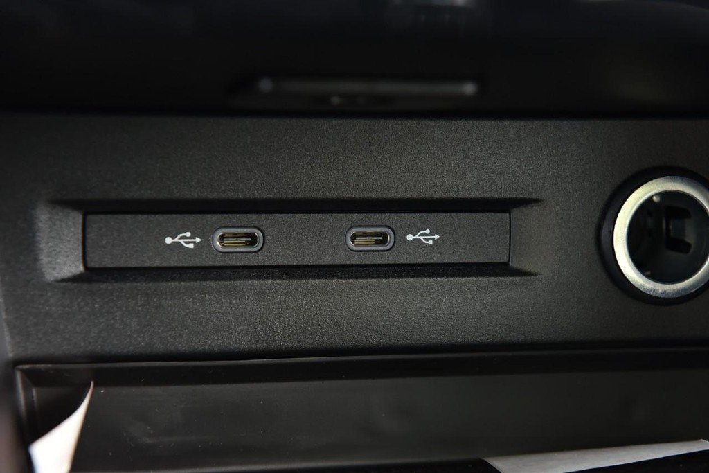 Volkswagen Taos Vehicle Full-screen Gallery Image 15