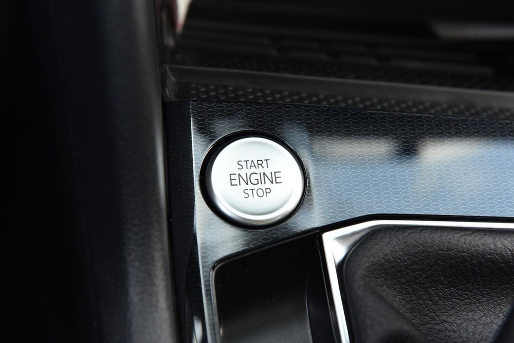 Volkswagen Taos Vehicle Full-screen Gallery Image 16