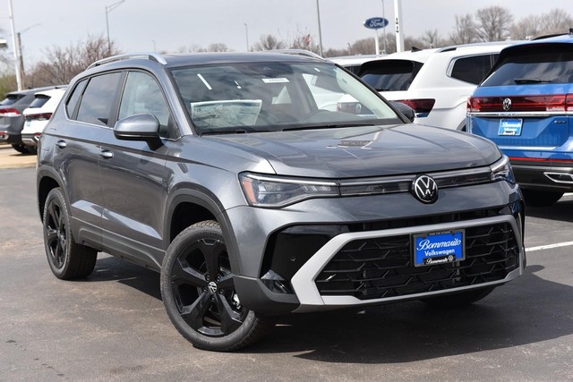 Volkswagen Taos Vehicle Image 02