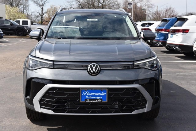 Volkswagen Taos Vehicle Image 04