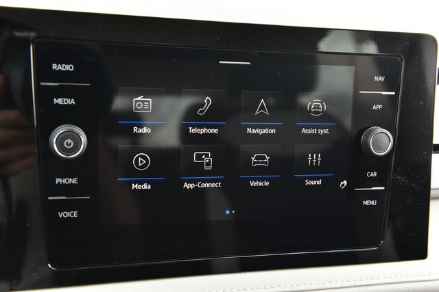 Volkswagen Taos Vehicle Image 13