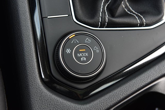 Volkswagen Taos Vehicle Image 17