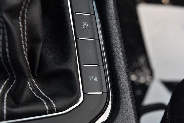 Volkswagen Taos Vehicle Image 18