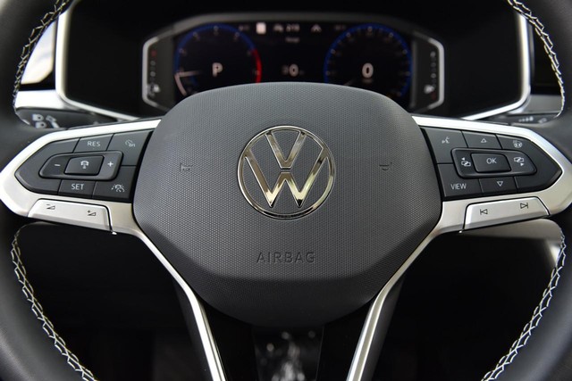 Volkswagen Taos Vehicle Image 19