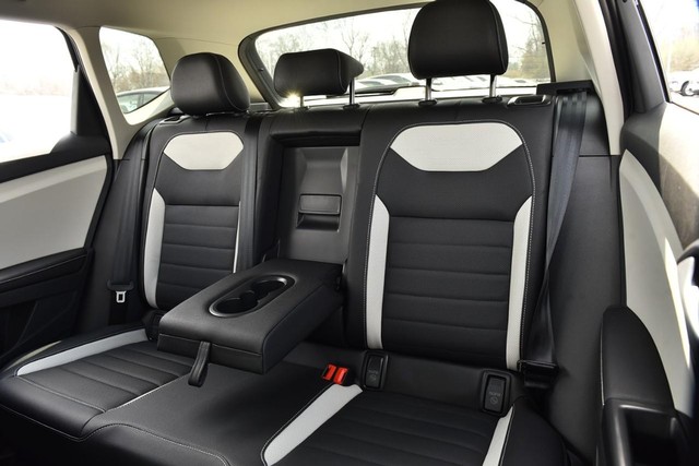 Volkswagen Taos Vehicle Image 23