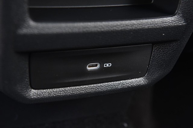 Volkswagen Taos Vehicle Image 25