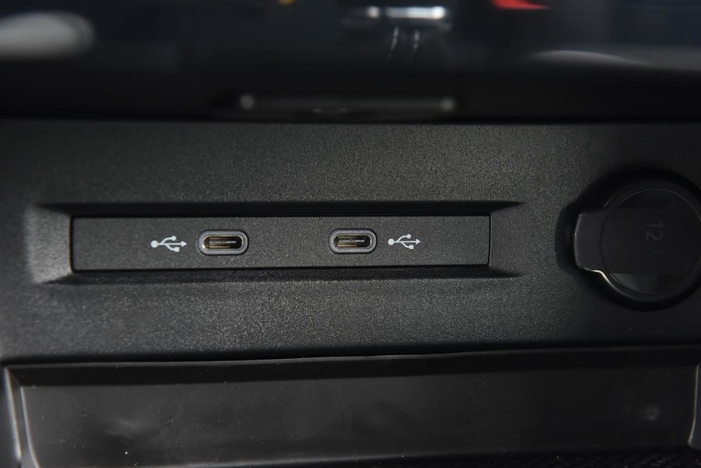 Volkswagen Taos Vehicle Full-screen Gallery Image 16