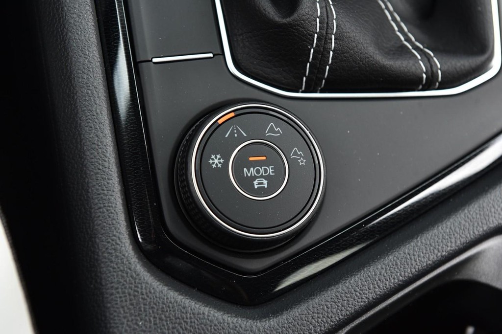 Volkswagen Taos Vehicle Full-screen Gallery Image 18