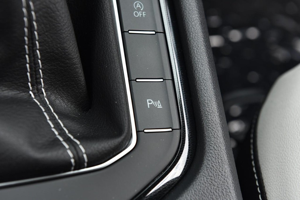 Volkswagen Taos Vehicle Full-screen Gallery Image 19