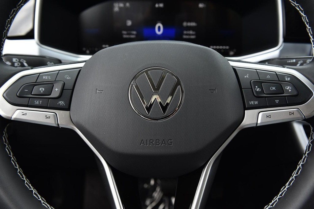 Volkswagen Taos Vehicle Full-screen Gallery Image 20