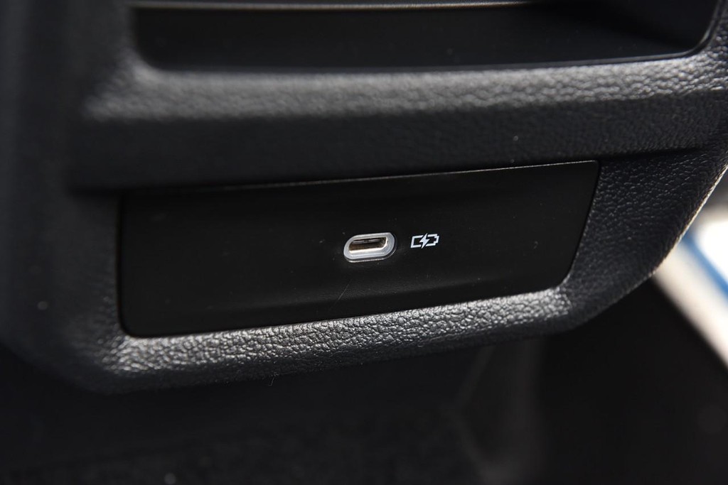 Volkswagen Taos Vehicle Full-screen Gallery Image 25