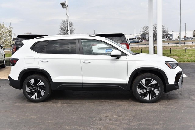 Volkswagen Taos Vehicle Image 05